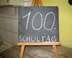 100.Schultag011